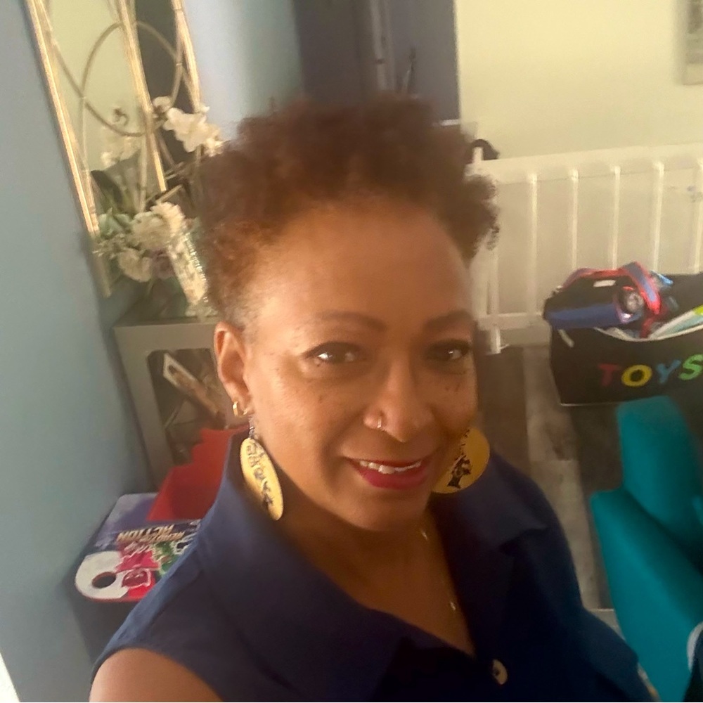 Meet your Posher, Daphne